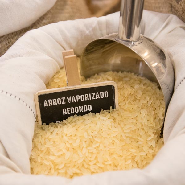 Arroz vaporizado redondo a granel