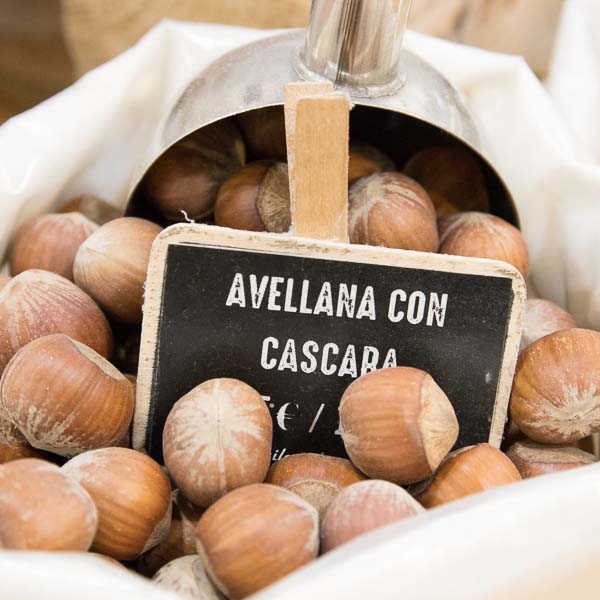Avellana con cascara a granel