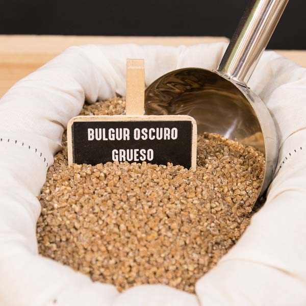 Bulgur oscuro grueso a granel