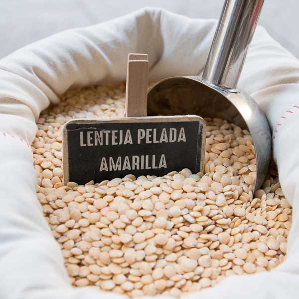 Yellow peeled lentils