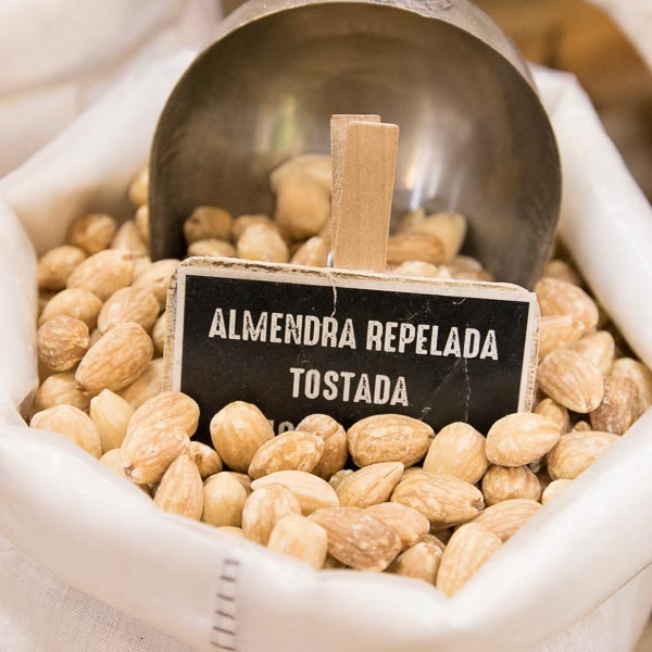 Almendra repelada tostada a granel