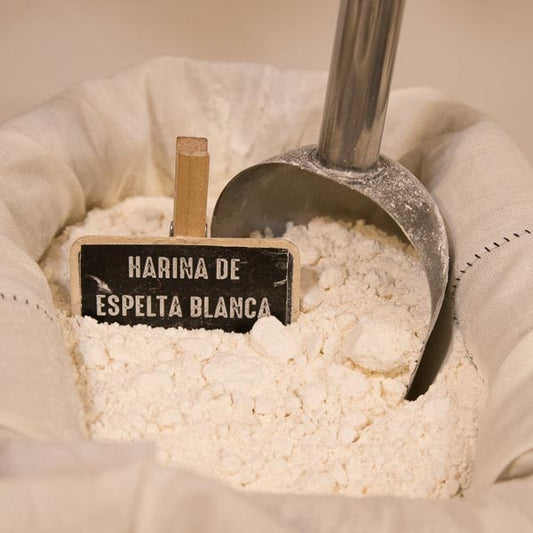 White spelt flour