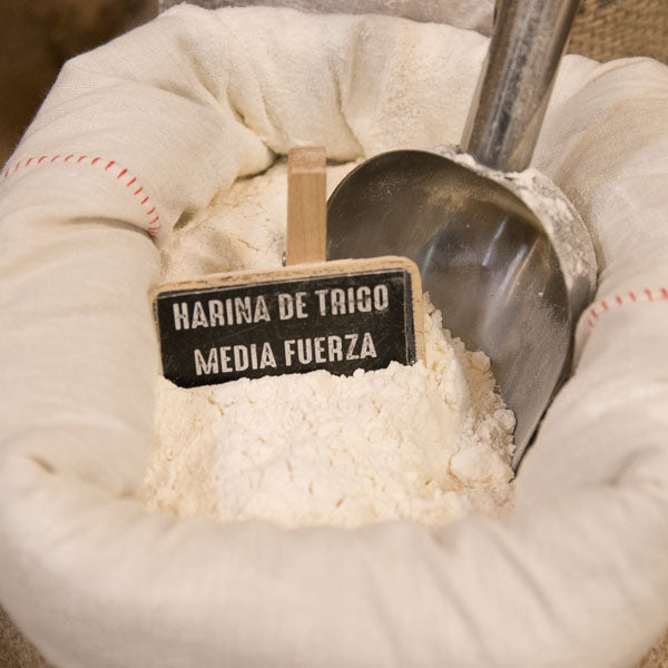 Harina de trigo media fuerza a granel_