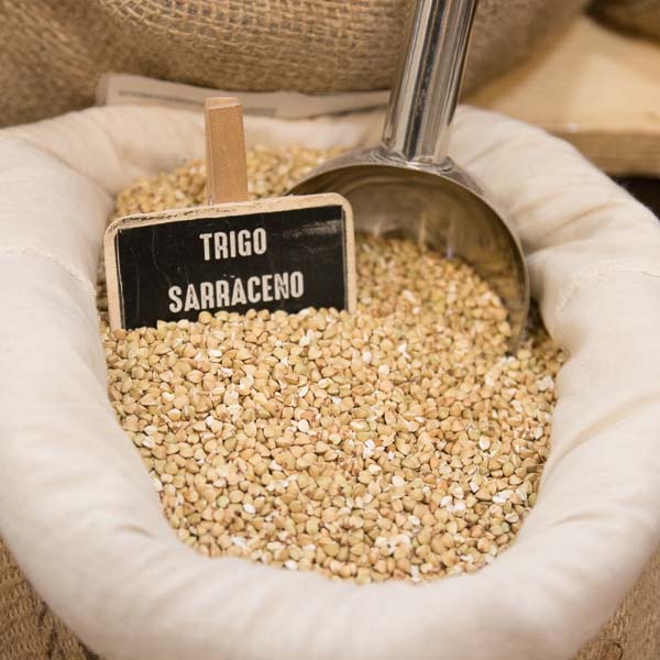 Trigo sarracena a granel