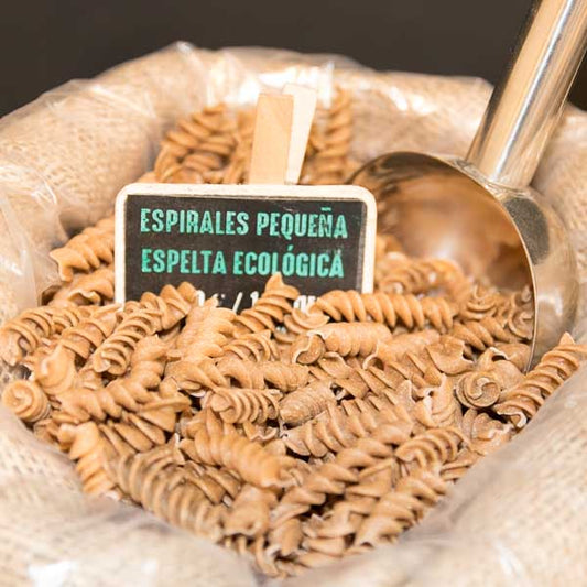 Espirales pequeños de espelta ecologica a granel