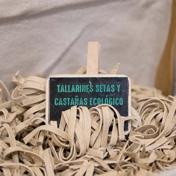 Tallarines de setas y castañas ecológicas